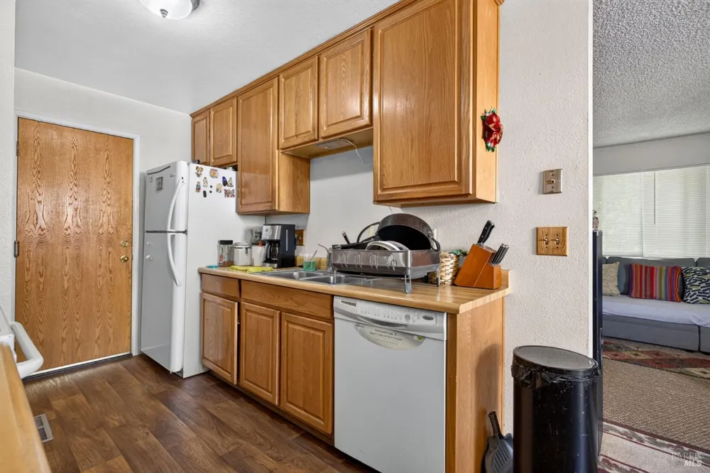 18811 Park Tree Lane El Verano, CA 95476