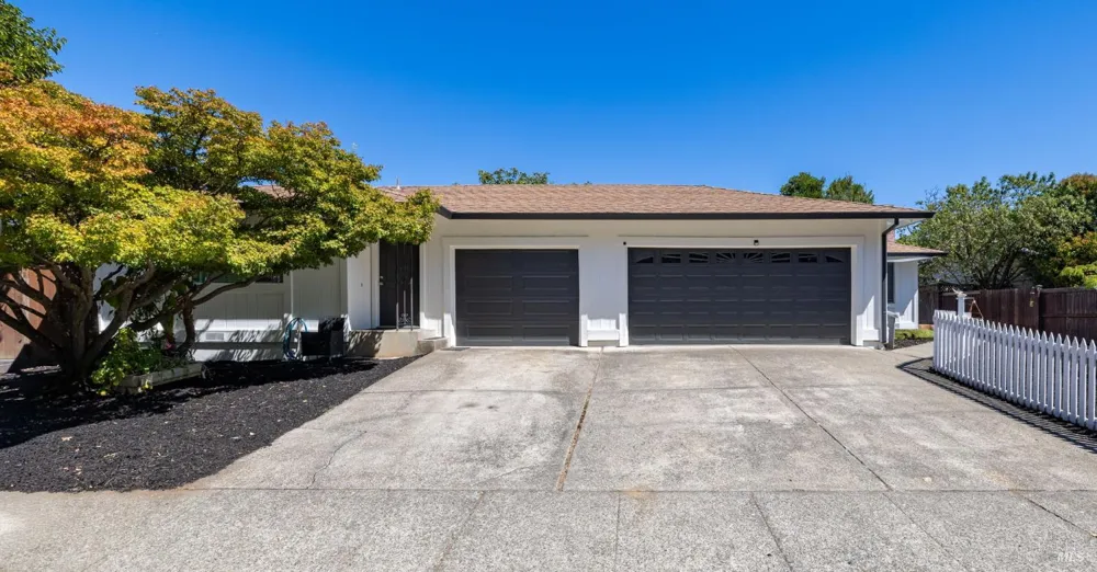 18811 Park Tree Lane El Verano, CA 95476