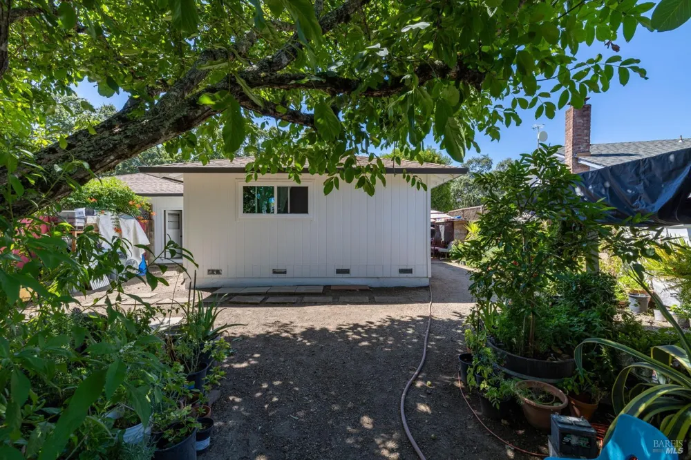 18811 Park Tree Lane El Verano, CA 95476