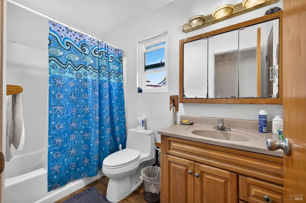 18811 Park Tree Lane El Verano, CA 95476