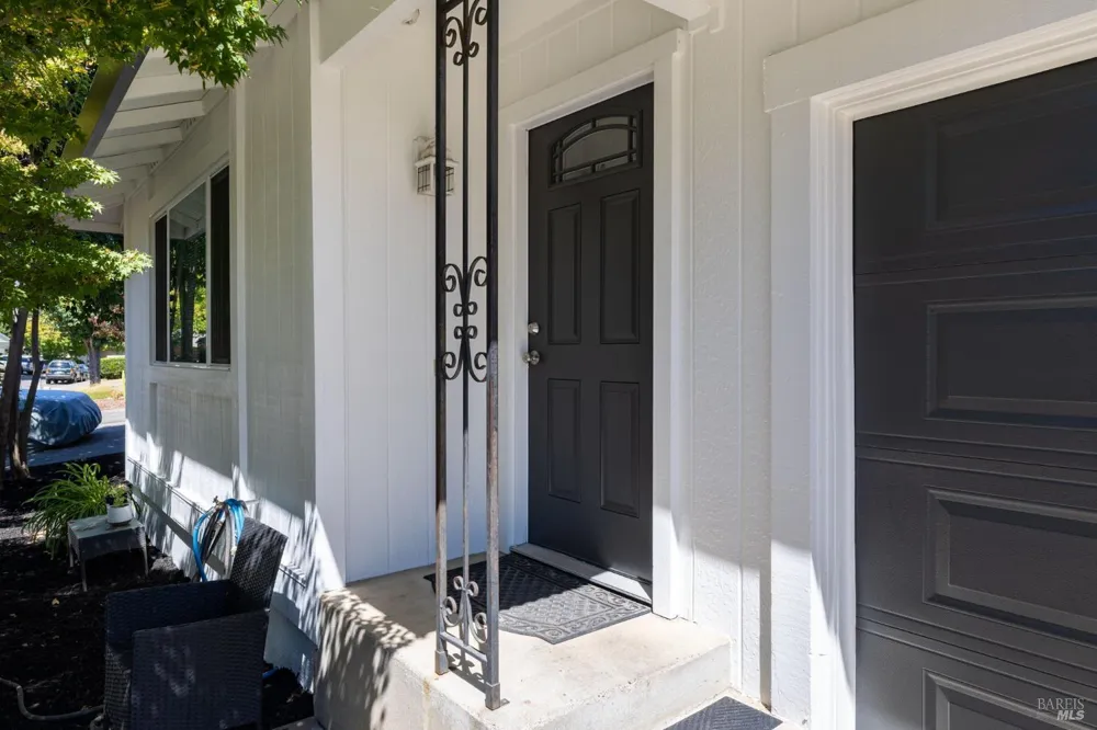 18811 Park Tree Lane El Verano, CA 95476