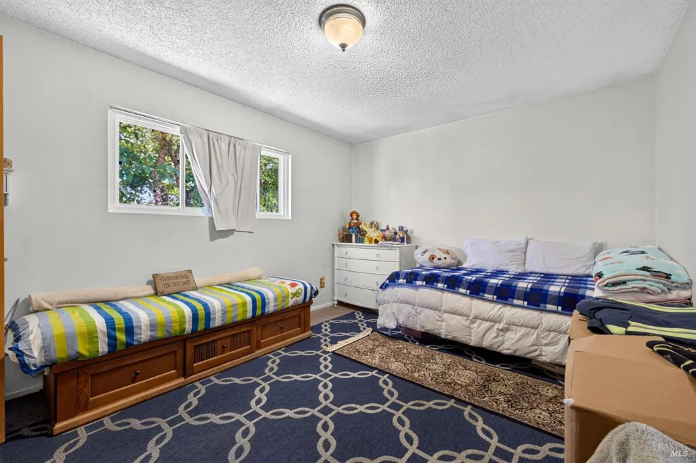 18811 Park Tree Lane El Verano, CA 95476