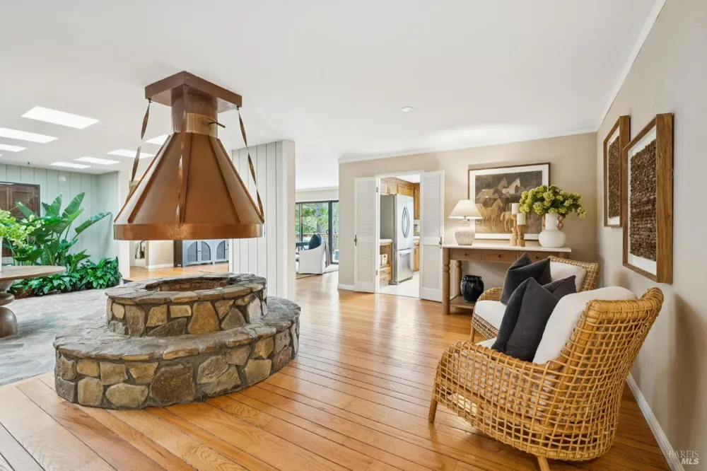 6 Thunderbird Drive Novato, CA 94949