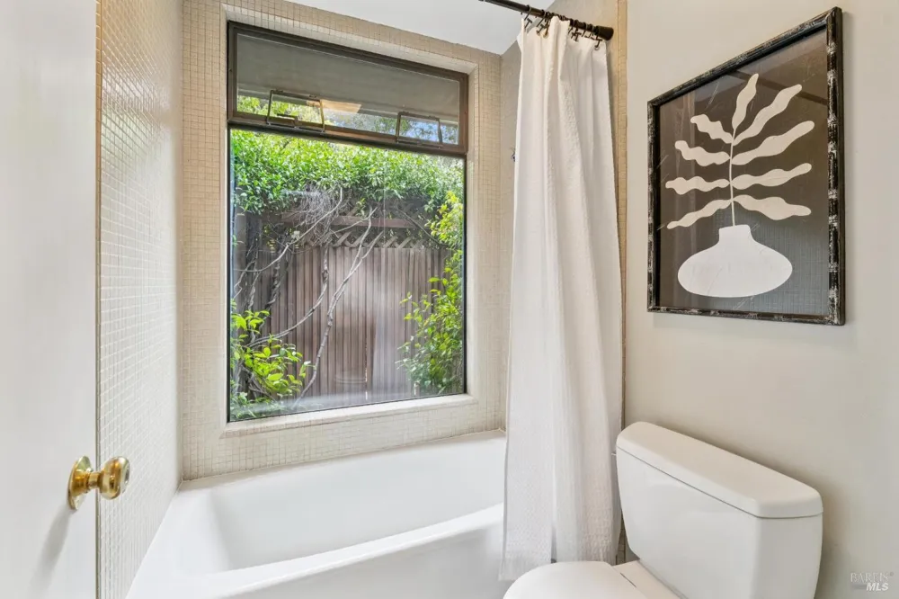 6 Thunderbird Drive Novato, CA 94949