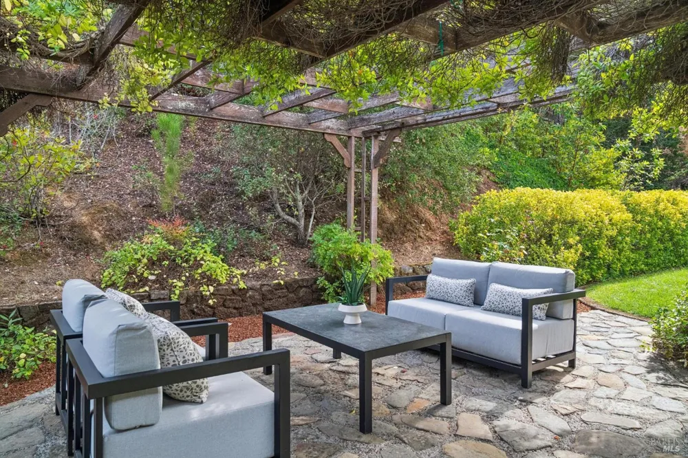 6 Thunderbird Drive Novato, CA 94949