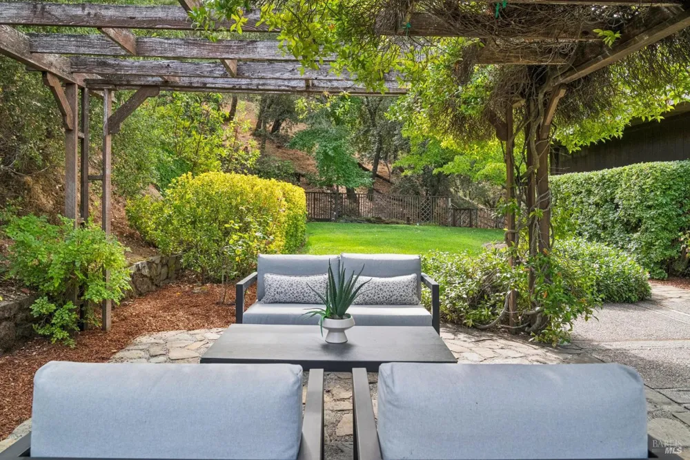 6 Thunderbird Drive Novato, CA 94949