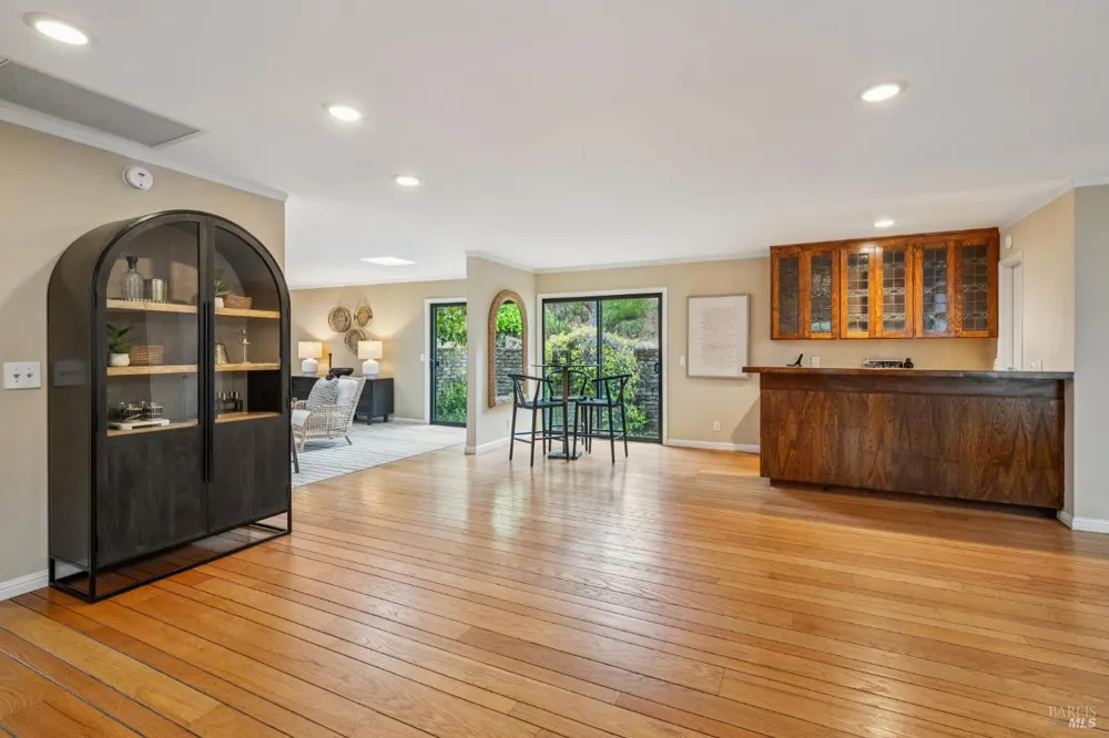 6 Thunderbird Drive Novato, CA 94949