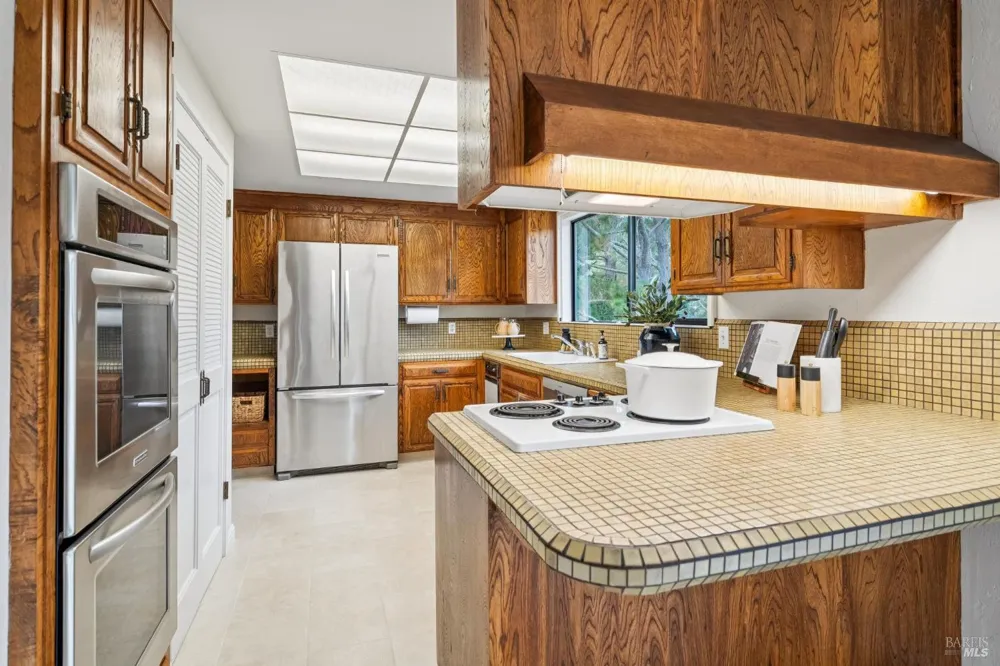 6 Thunderbird Drive Novato, CA 94949