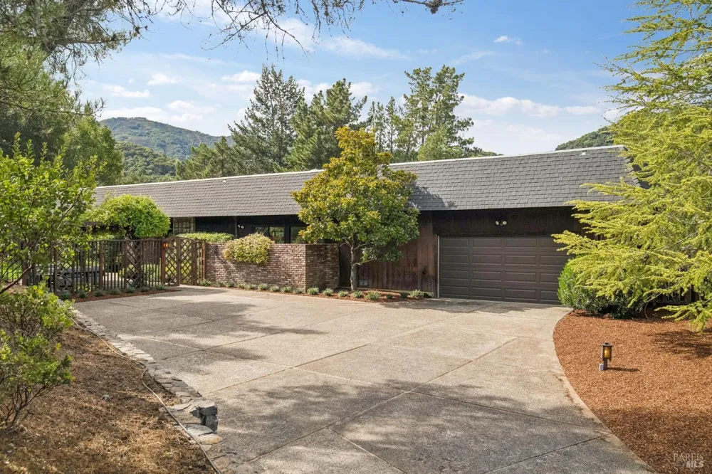 6 Thunderbird Drive Novato, CA 94949
