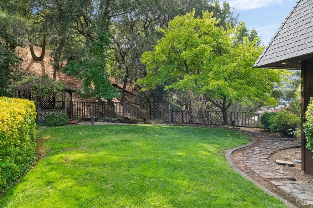 6 Thunderbird Drive Novato, CA 94949