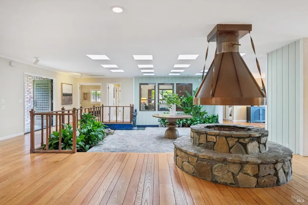 6 Thunderbird Drive Novato, CA 94949