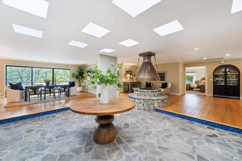 6 Thunderbird Drive Novato, CA 94949