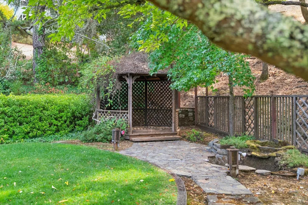6 Thunderbird Drive Novato, CA 94949