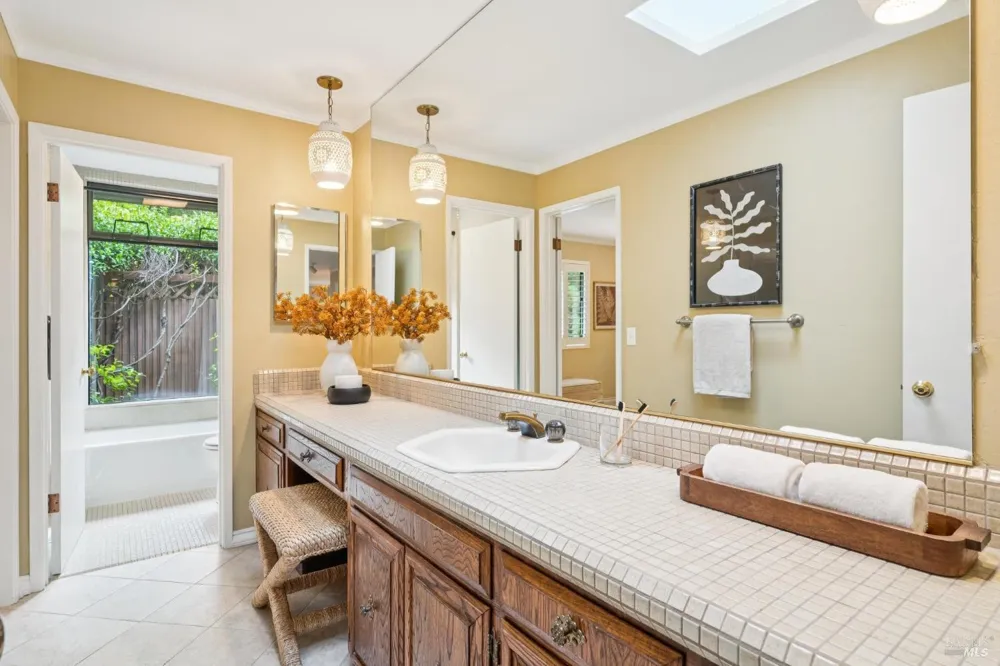 6 Thunderbird Drive Novato, CA 94949
