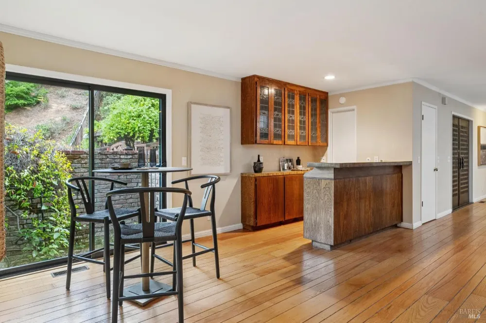 6 Thunderbird Drive Novato, CA 94949