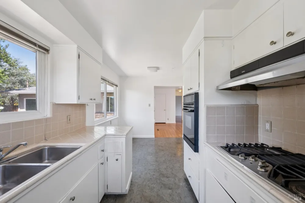 216 Andrieux Street Sonoma, CA 95476