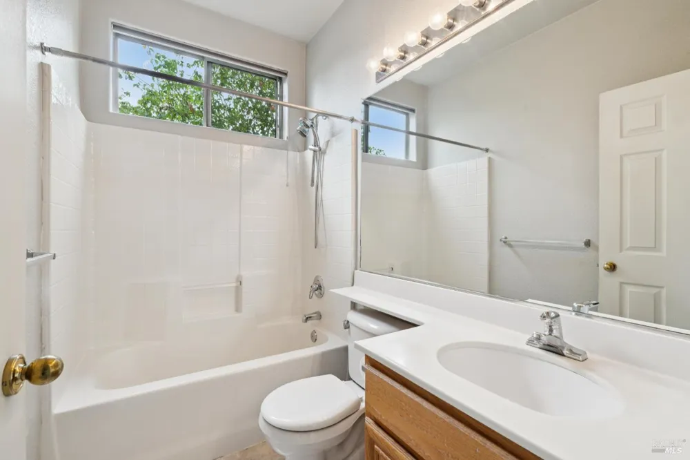 2013 Banjo Drive Santa Rosa, CA 95407