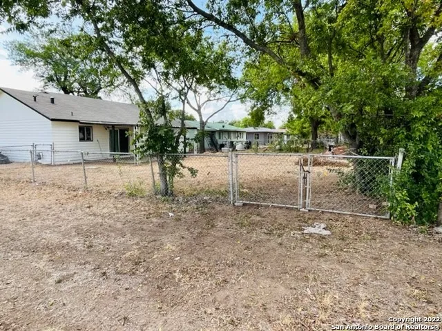 827 Dunwoodie San Antonio, TX 78219