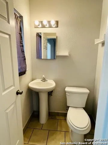 827 Dunwoodie San Antonio, TX 78219