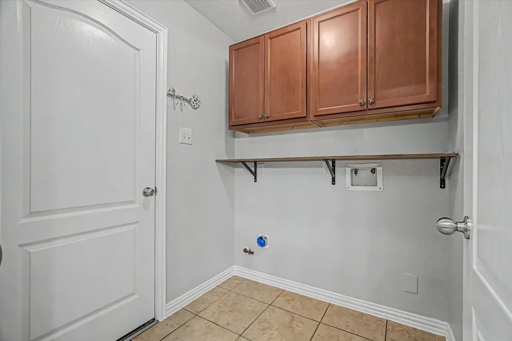 4702 Seabird Street Baytown, TX 77521