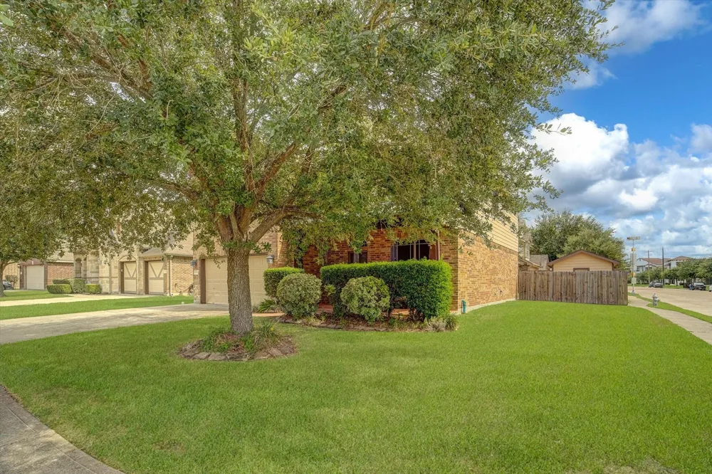 4702 Seabird Street Baytown, TX 77521