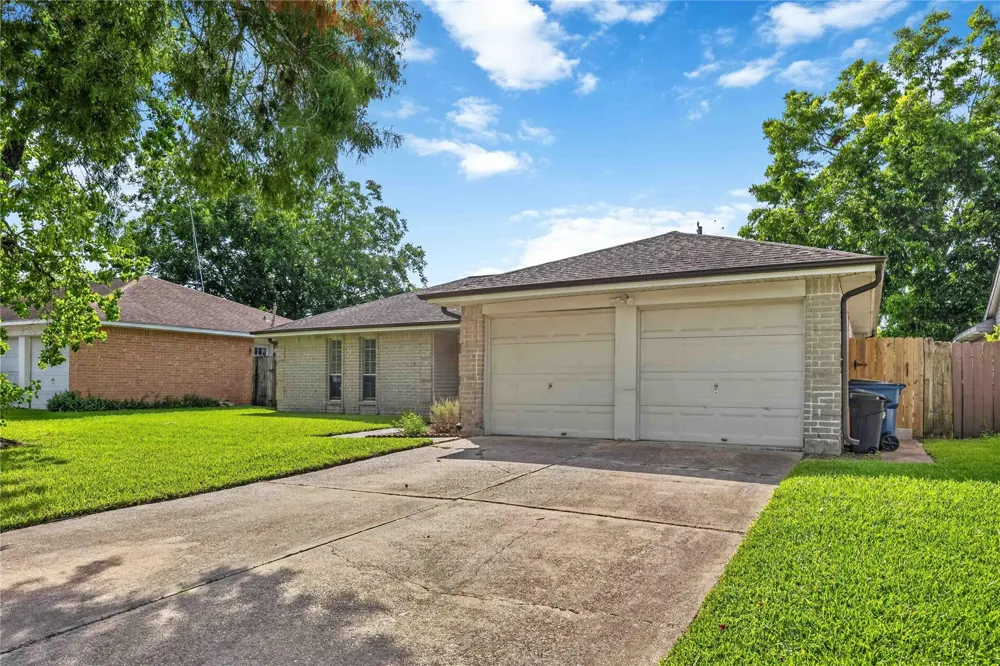 5427 Timpani Drive Friendswood, TX 77546