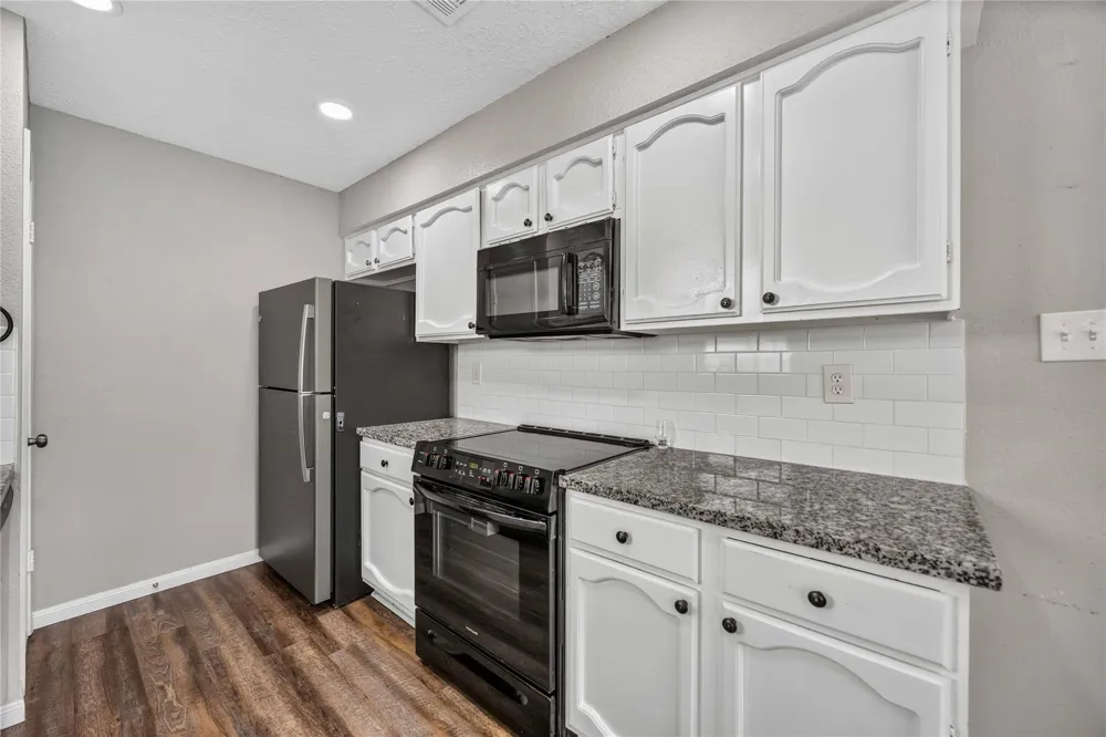 5427 Timpani Drive Friendswood, TX 77546