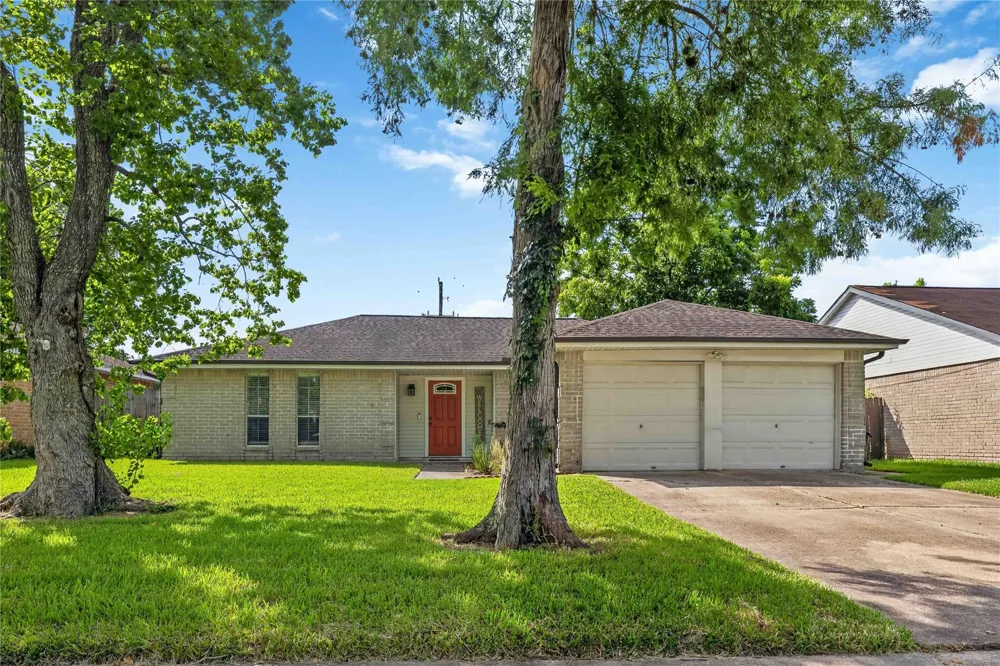 5427 Timpani Drive Friendswood, TX 77546