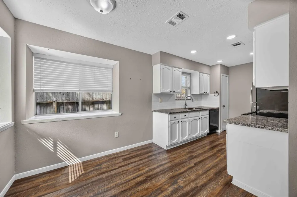 5427 Timpani Drive Friendswood, TX 77546
