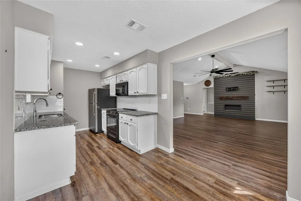 5427 Timpani Drive Friendswood, TX 77546