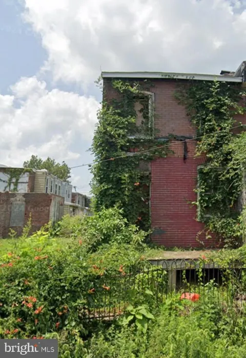 708 HINKSON STREET