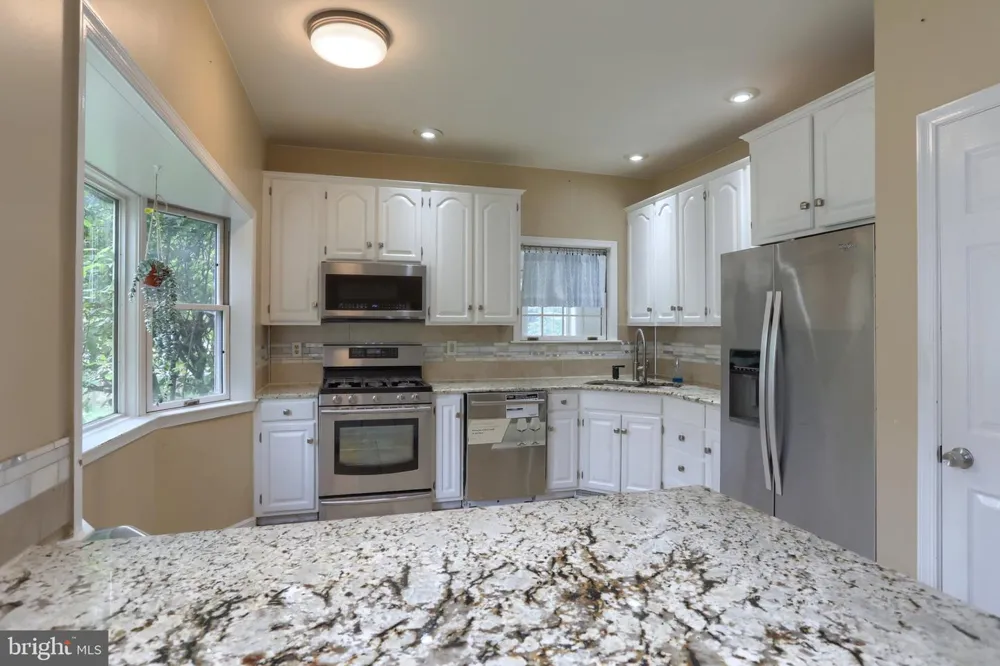 717 BROOKSIDE LANE Lebanon, PA 17042