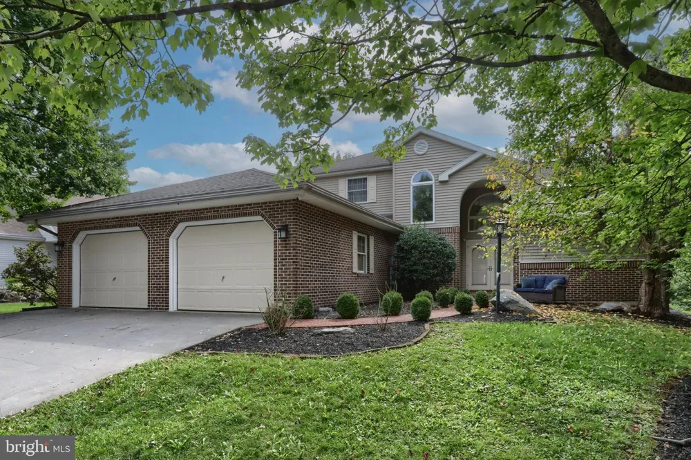 717 BROOKSIDE LANE Lebanon, PA 17042