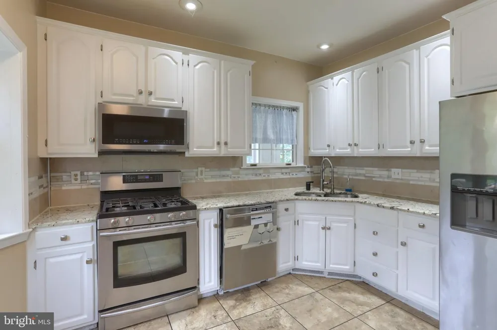 717 BROOKSIDE LANE Lebanon, PA 17042