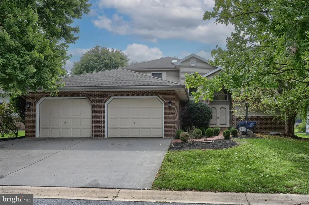 717 BROOKSIDE LANE Lebanon, PA 17042