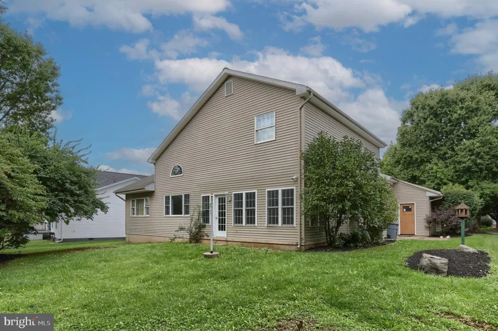 717 BROOKSIDE LANE Lebanon, PA 17042