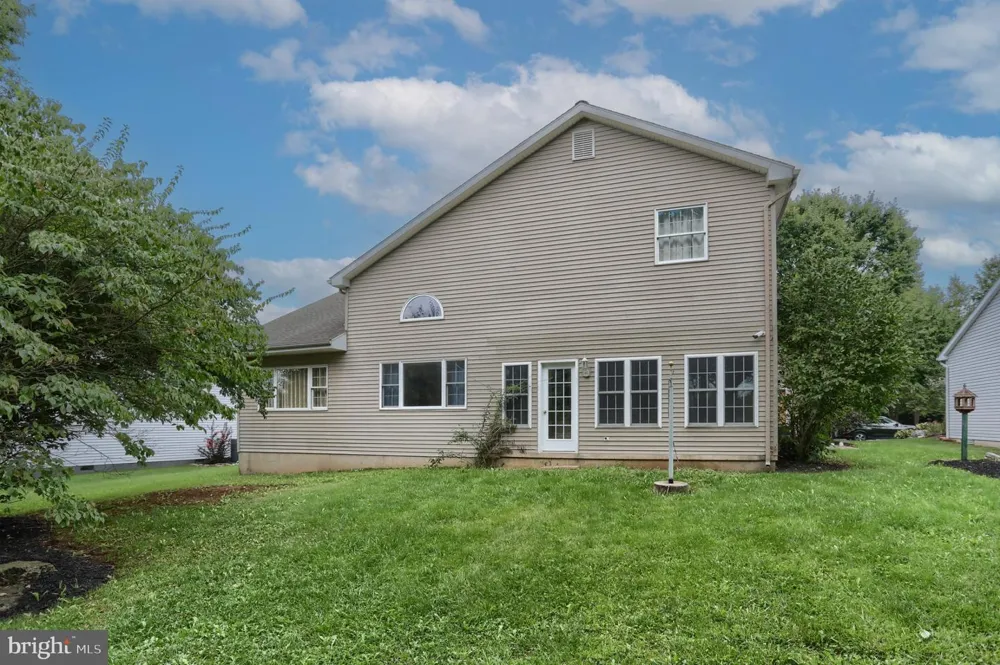 717 BROOKSIDE LANE Lebanon, PA 17042