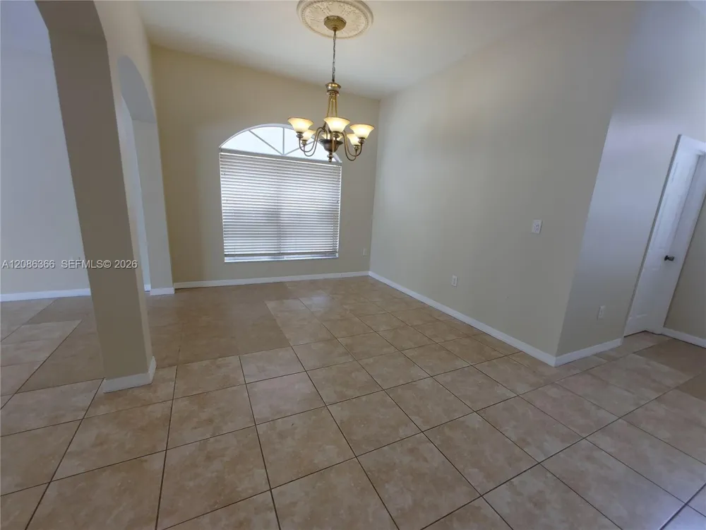 15243 SW 28 TE Miami, FL 33185