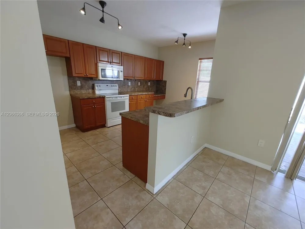 15243 SW 28 TE Miami, FL 33185