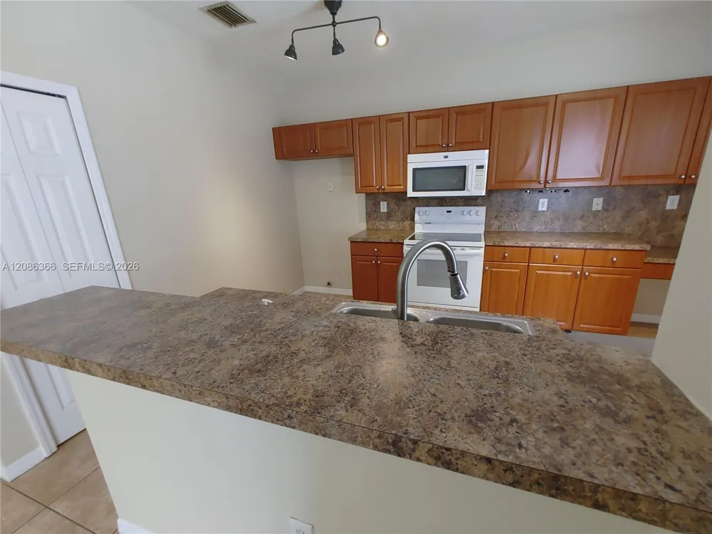 15243 SW 28 TE Miami, FL 33185
