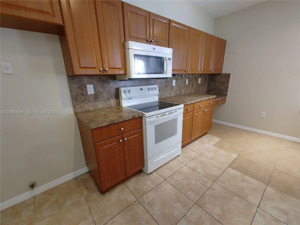15243 SW 28 TE Miami, FL 33185
