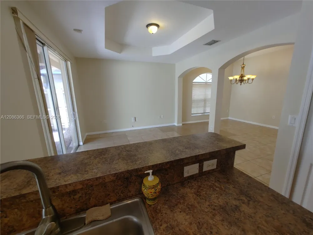 15243 SW 28 TE Miami, FL 33185