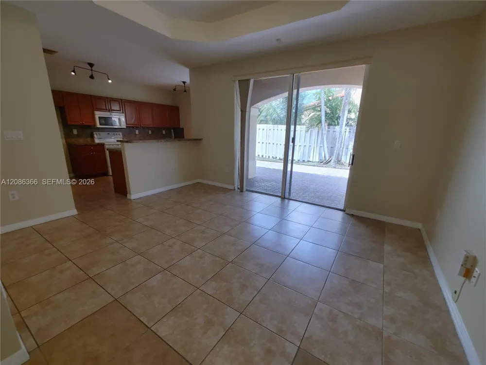 15243 SW 28 TE Miami, FL 33185