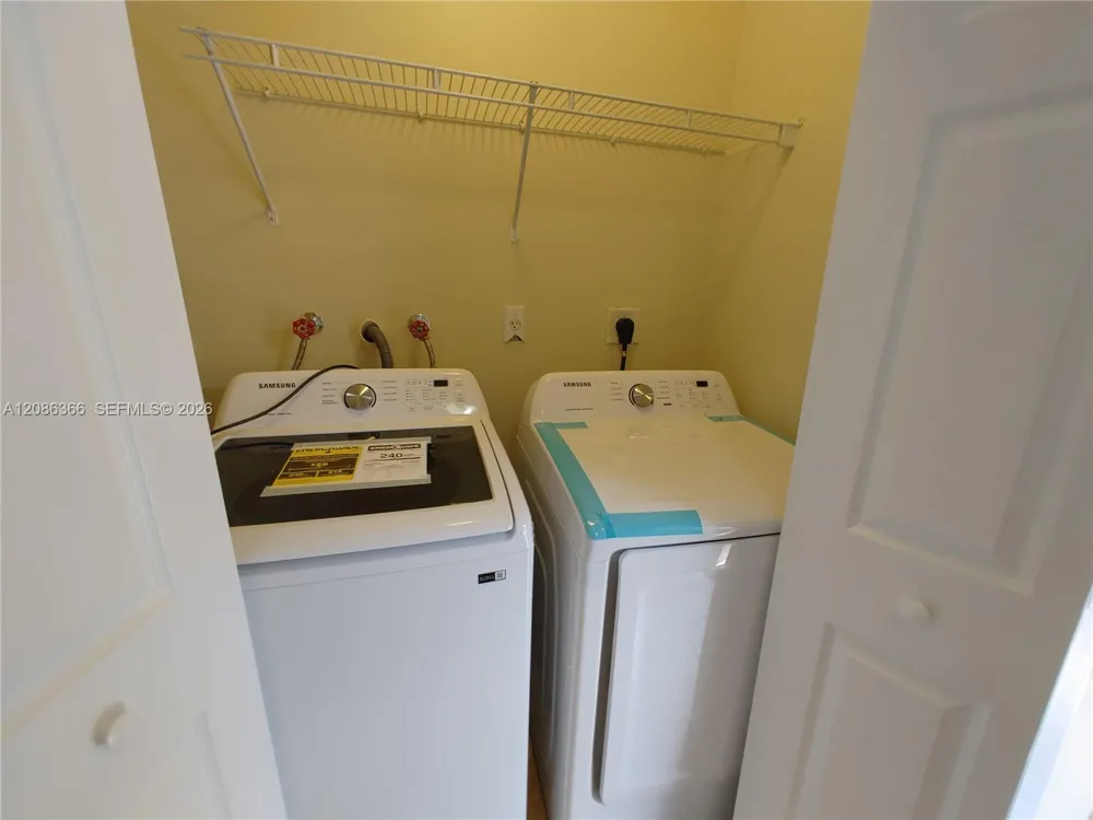 15243 SW 28 TE Miami, FL 33185