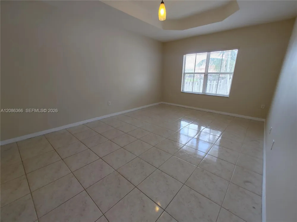 15243 SW 28 TE Miami, FL 33185