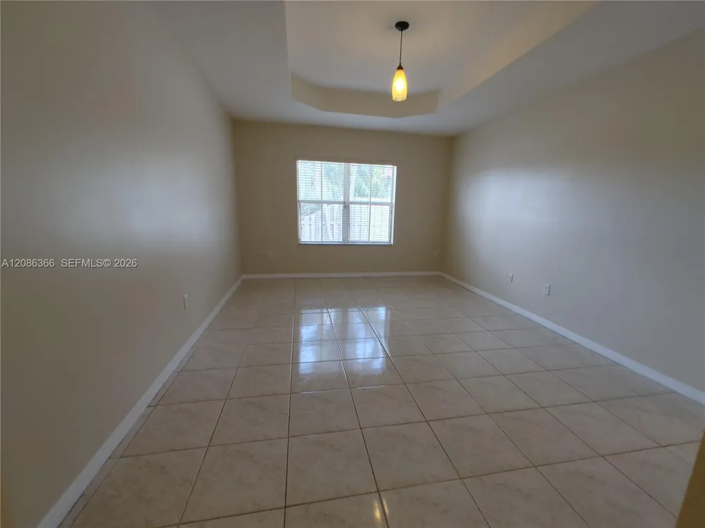 15243 SW 28 TE Miami, FL 33185