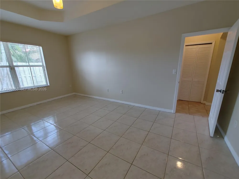15243 SW 28 TE Miami, FL 33185