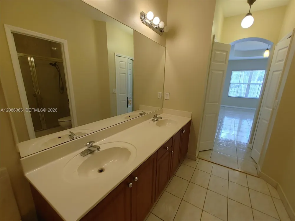 15243 SW 28 TE Miami, FL 33185