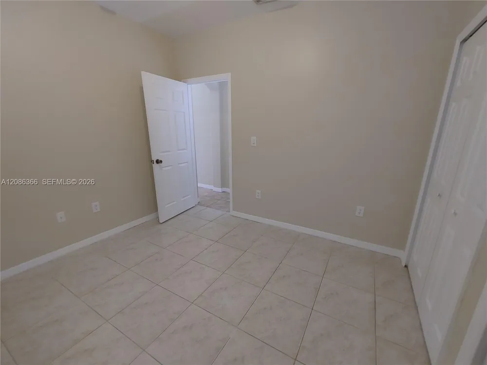 15243 SW 28 TE Miami, FL 33185