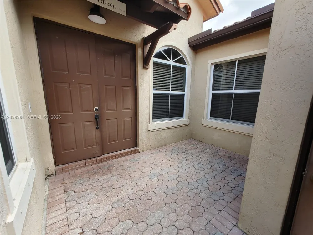 15243 SW 28 TE Miami, FL 33185